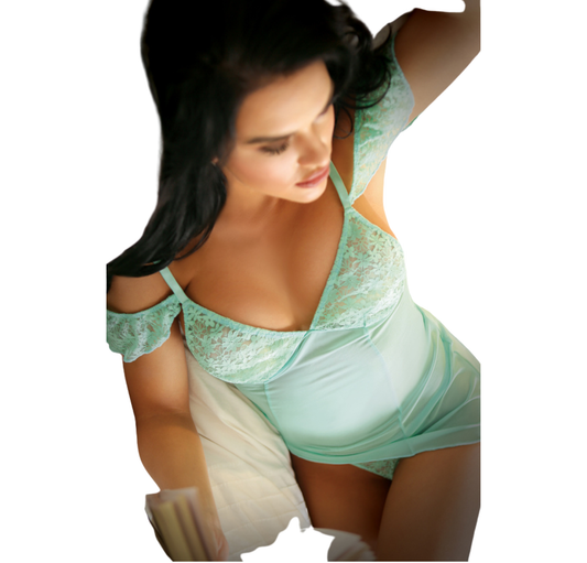 Lingerie -Between the Sheets Chemise